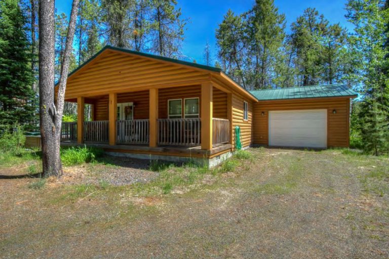 Water Front Log Cabin Home Donnelly Idaho