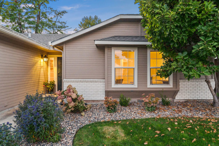 View of thew front of a house